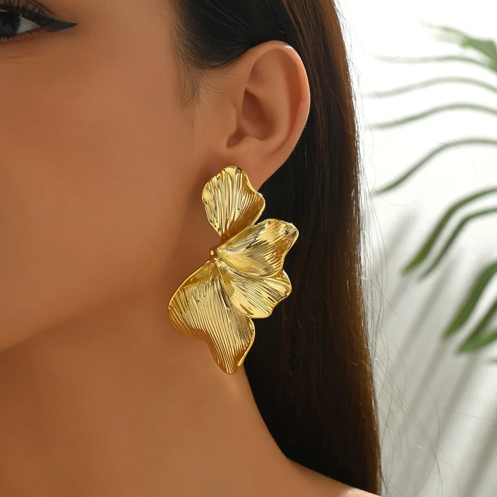 Elegant Leaf Stud Earrings for Everyday Grace-4