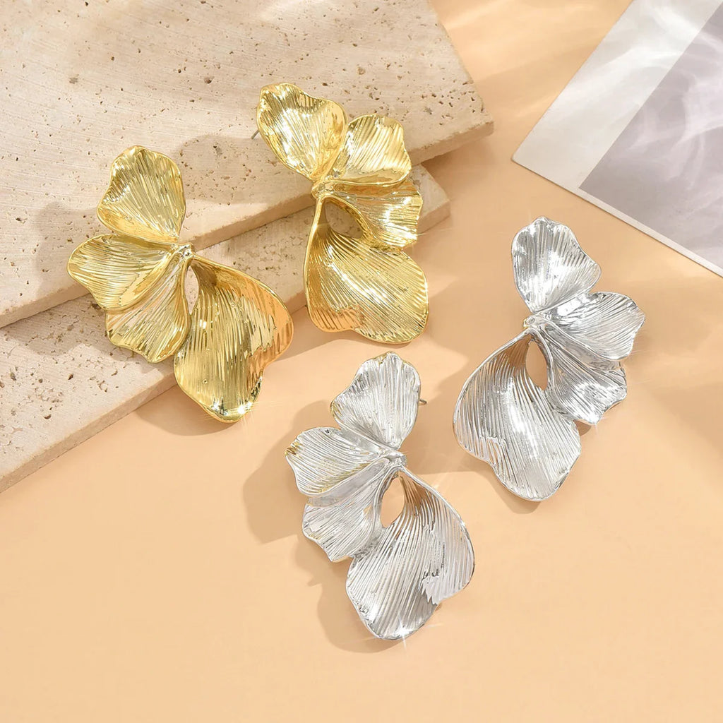 Elegant Leaf Stud Earrings for Everyday Grace-2